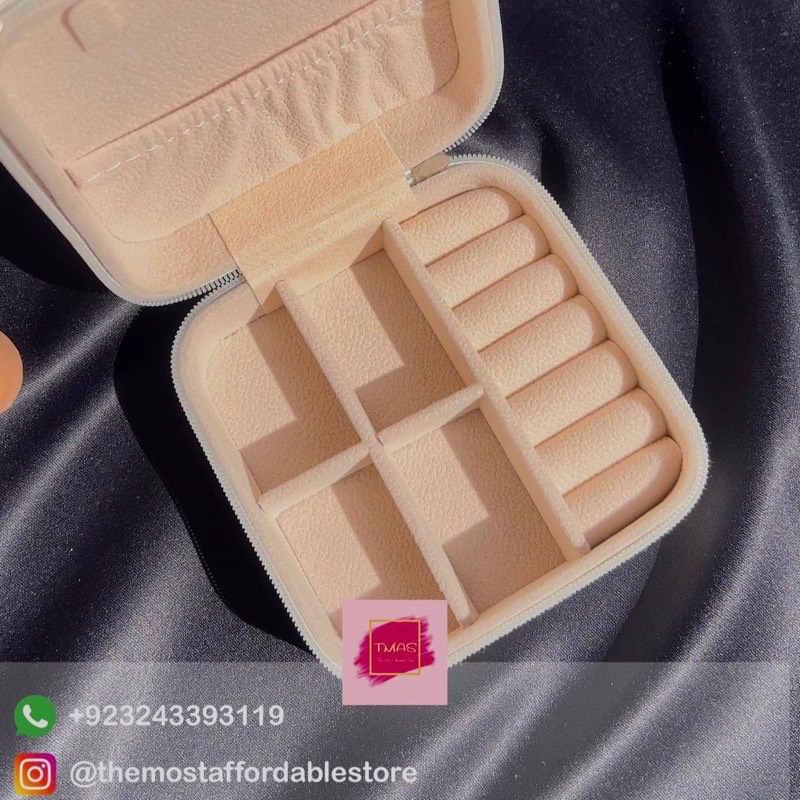 Mini jewellery organiser