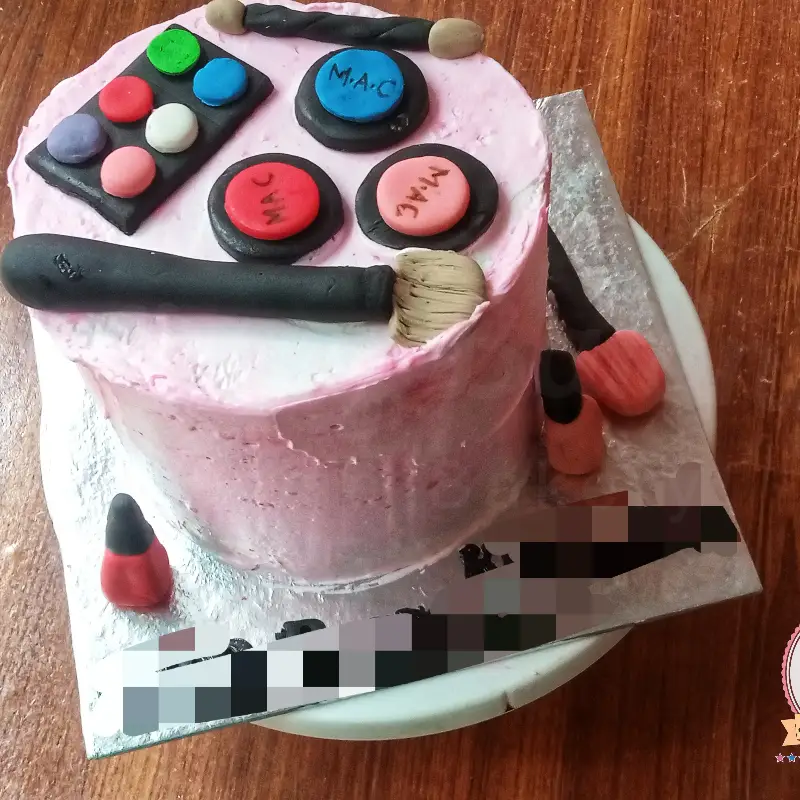 Makeup theme cake ( 3lbs)