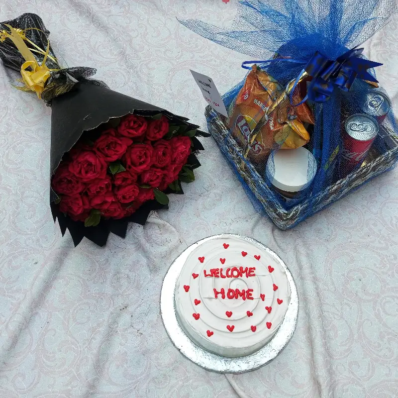 Cake With Gift Basket  & Fresh Bouquet
