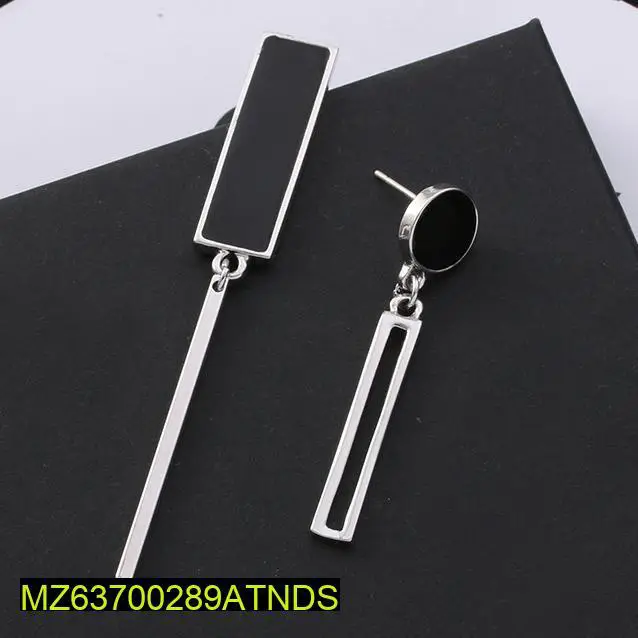 Minimal Drop Earrings