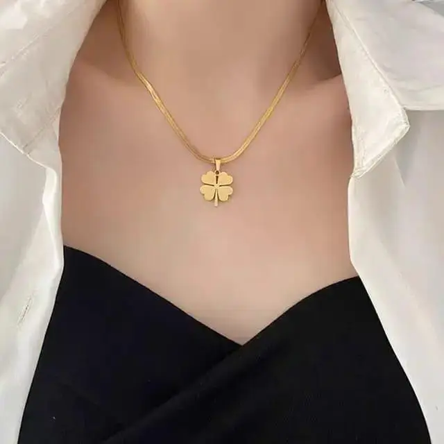 Minimal Leaf Necklace