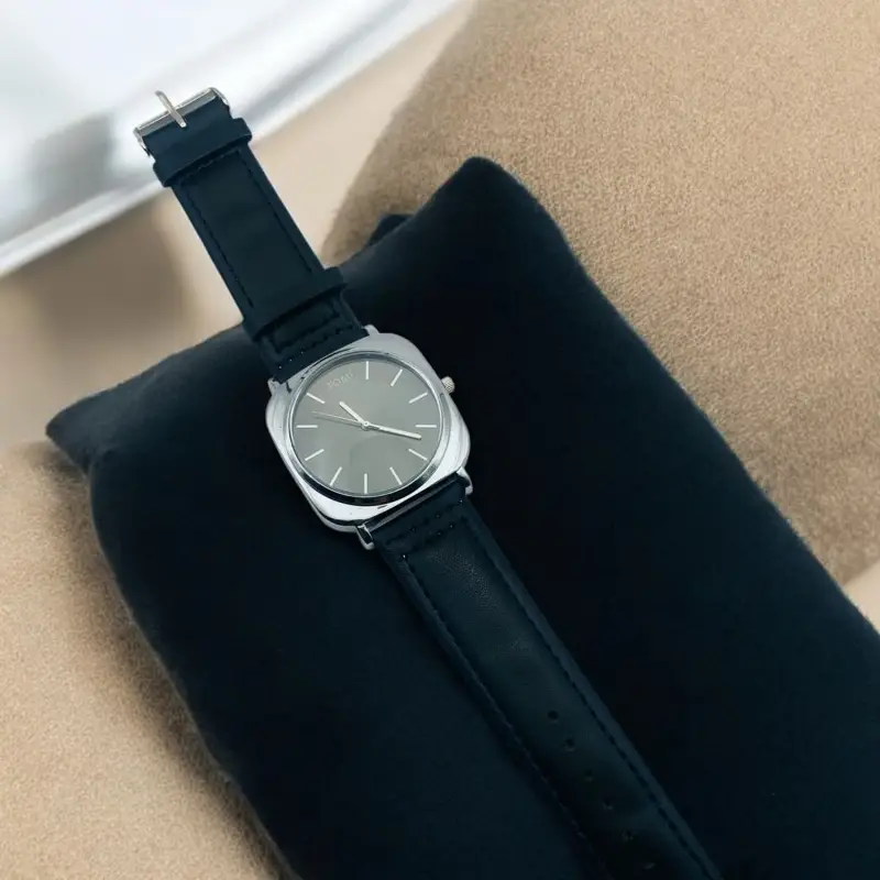 TOMI Leather Strap Watch