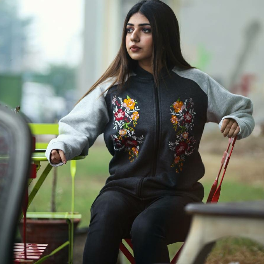 CHARCOAL EMBROIDERED ZIPPER spd 636