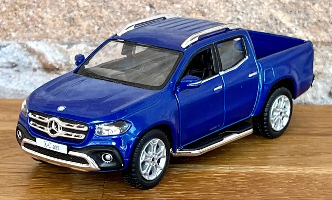 KINSMART 1/36- Scale Model Car Metal Diecast Toy Vehicle Gift Collection New