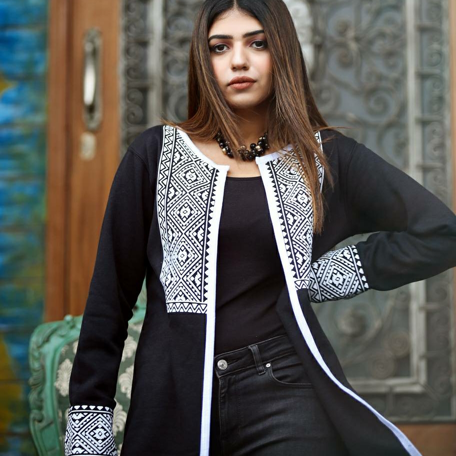 BLK & WHITE IKAT PRINT SHRUG spd 629