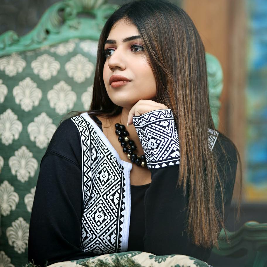 BLK & WHITE IKAT PRINT SHRUG spd 629