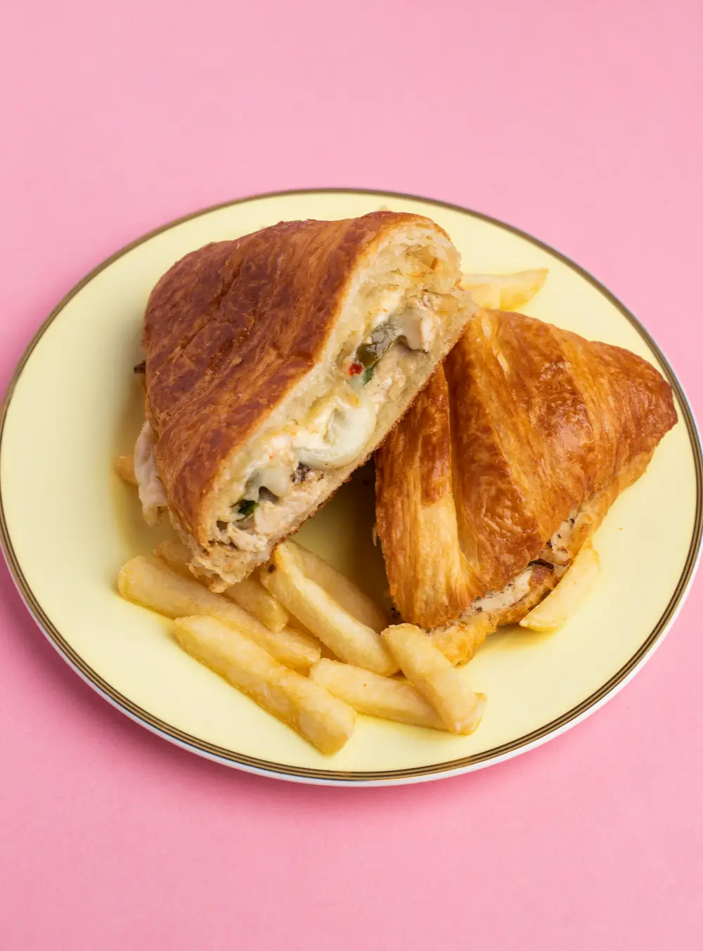 Croissant sandwich with jalapeno grilled chicken