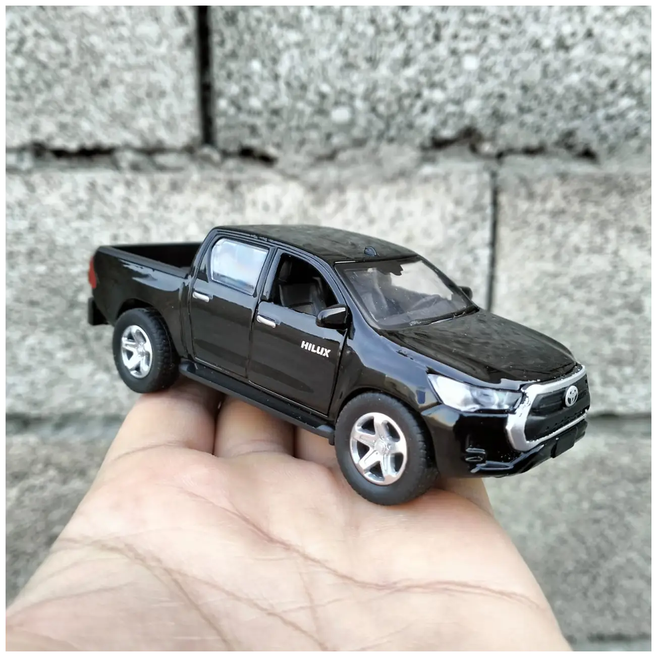 1:36 Scale Toyota Revo Hilux (Vego Dala) Diecast Model Car
