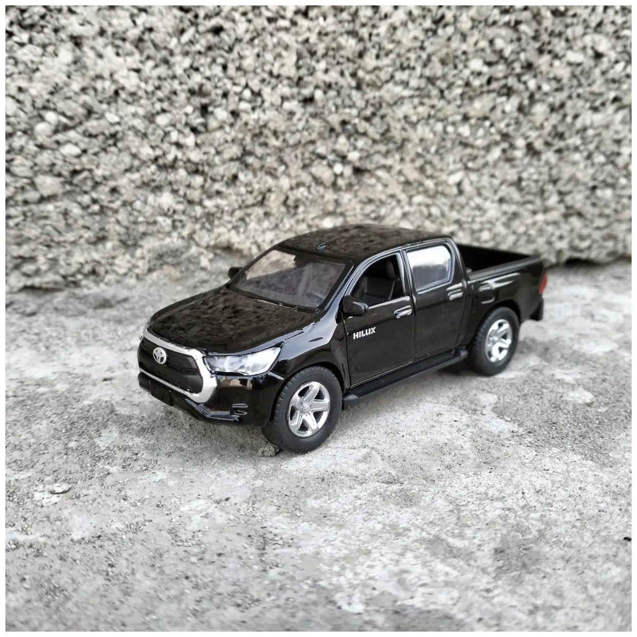 1:36 Scale Toyota Revo Hilux (Vego Dala) Diecast Model Car