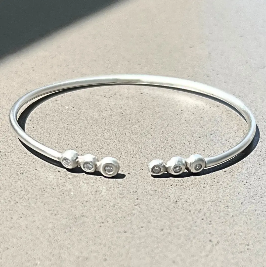 DIAMOND FLEXIBLE THIN CUFF