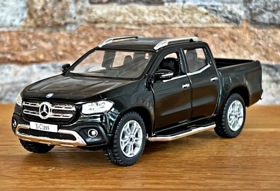 KINSMART 1/36- Scale Model Car Metal Diecast Toy Vehicle Gift Collection New