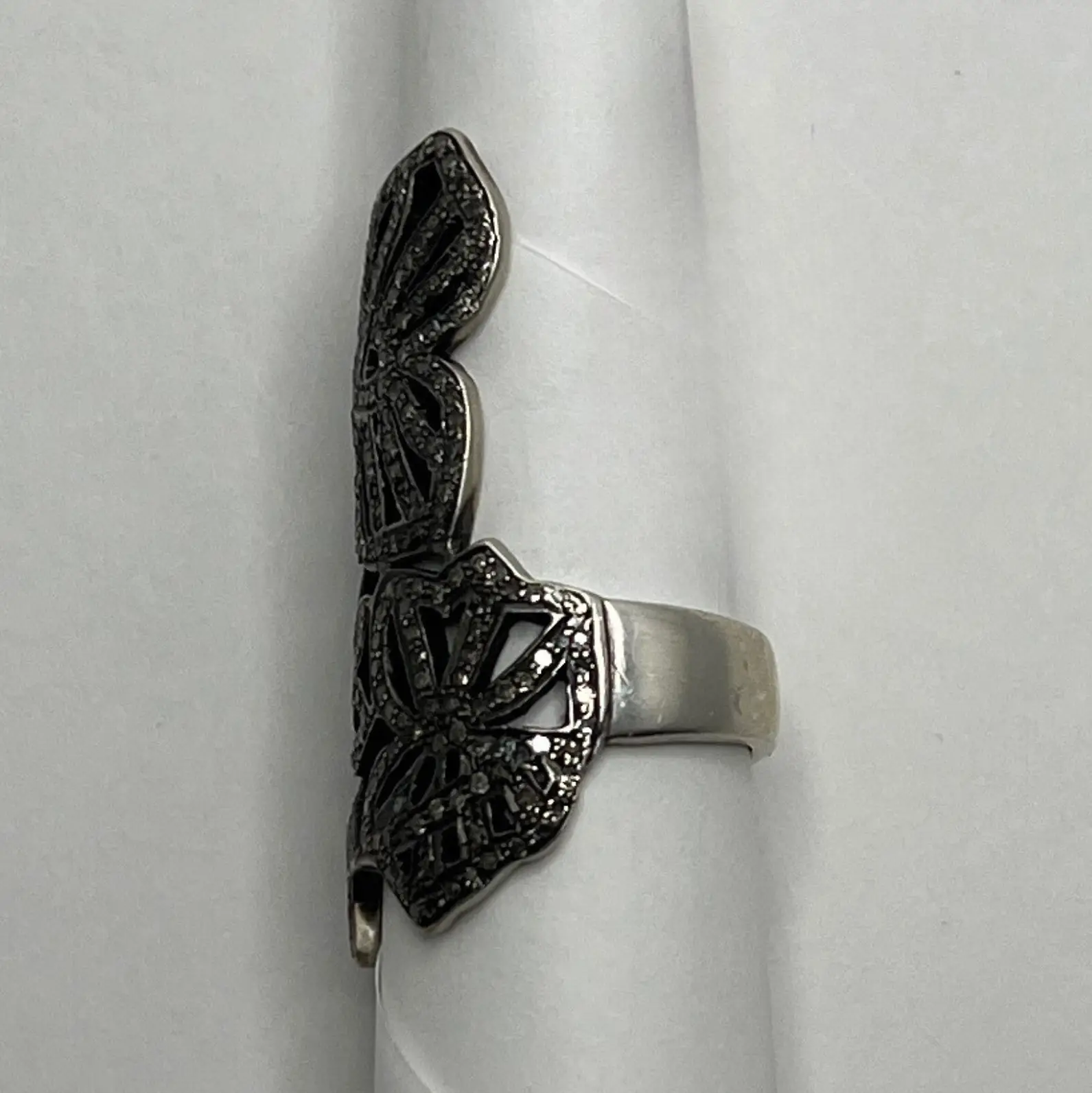 GRAY DIAMOND SHIELD RING