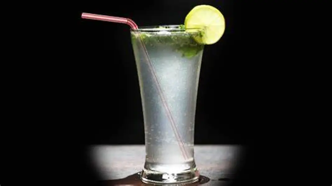 Soda w / Fresh lime