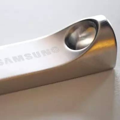 32GB USB 3.0 Flash Drive Samsung 6 Month Warranty