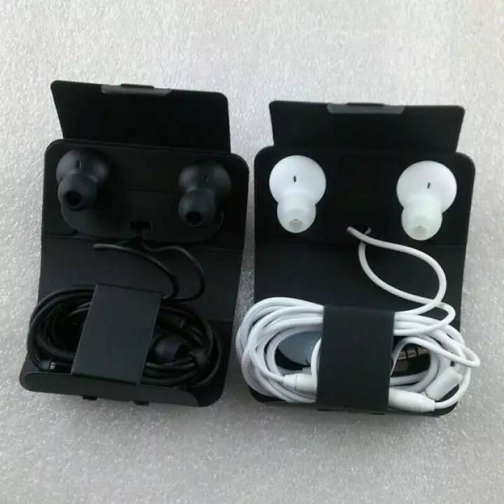 SK-300 SUPERB BASS EARPHONES- WITH TWO EXTRA