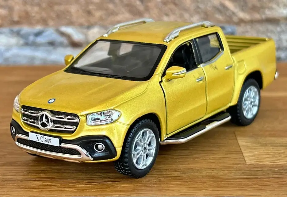 KINSMART 1/36- Scale Model Car Metal Diecast Toy Vehicle Gift Collection New