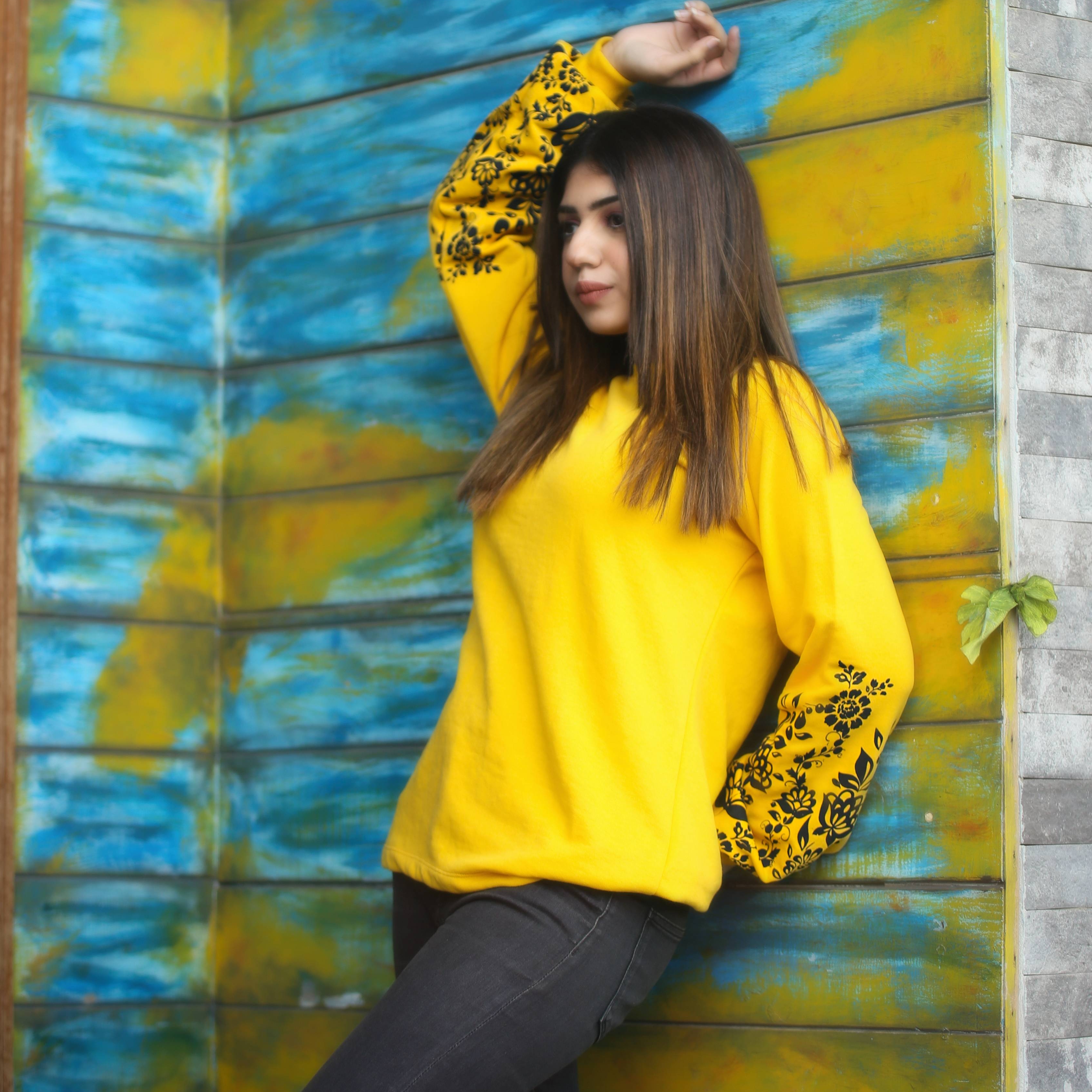YELLOW BLK PRINT SLEEVE SWEATSHIRT  spd 624