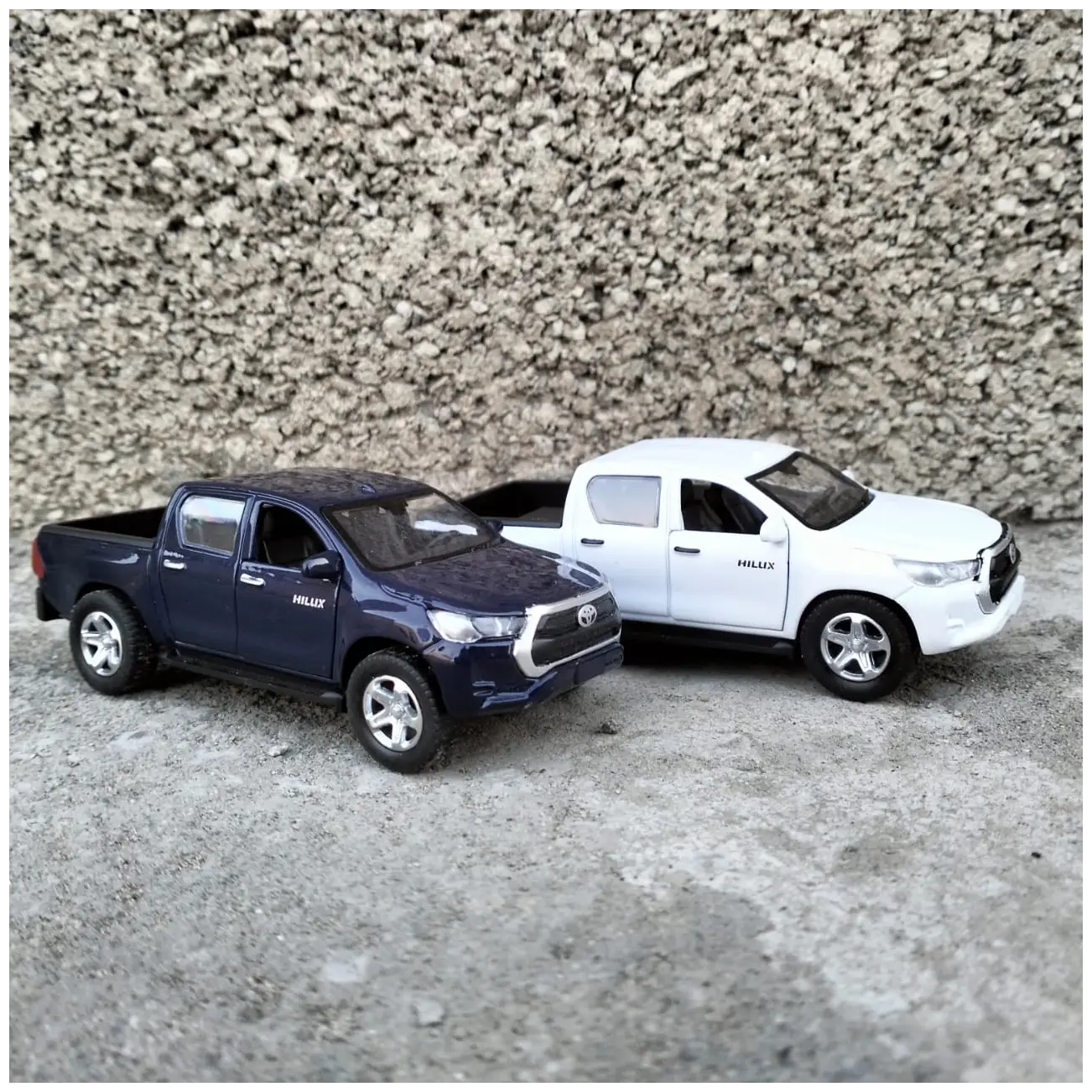 1:36 Scale Toyota Revo Hilux (Vego Dala) Diecast Model Car